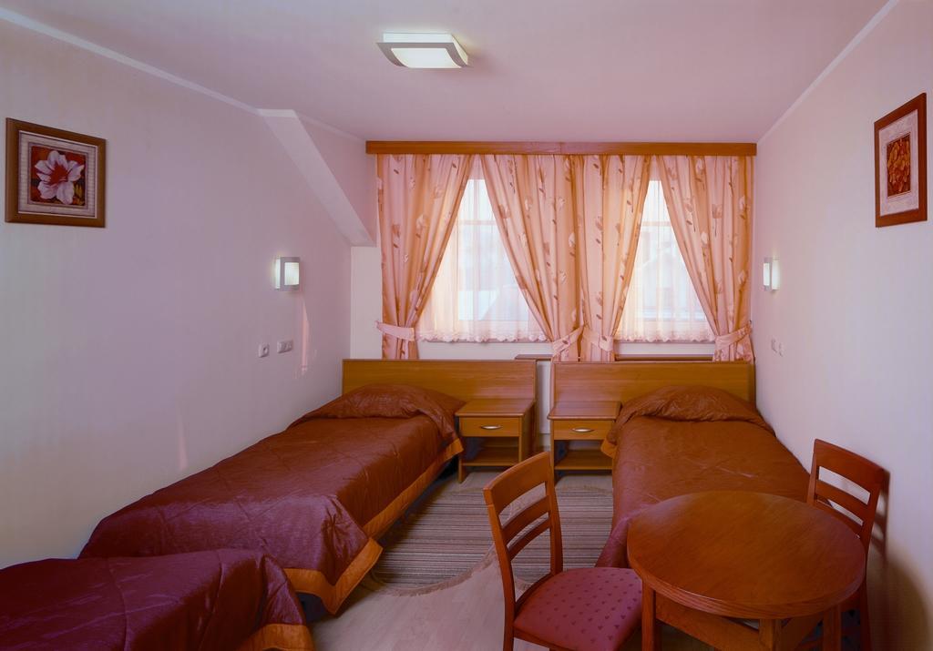 Hotel Sutoris Bochnia Δωμάτιο φωτογραφία