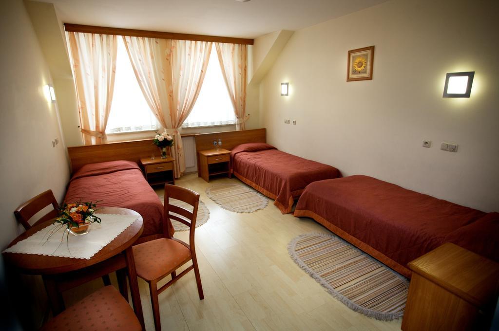 Hotel Sutoris Bochnia Δωμάτιο φωτογραφία