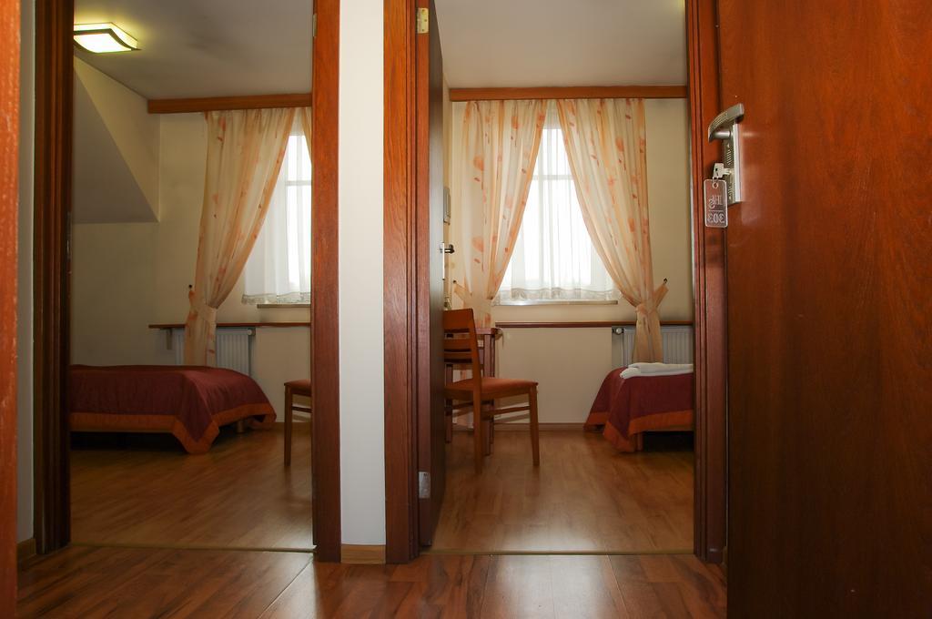 Hotel Sutoris Bochnia Δωμάτιο φωτογραφία