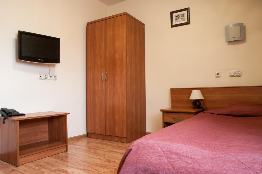 Hotel Sutoris Bochnia Δωμάτιο φωτογραφία
