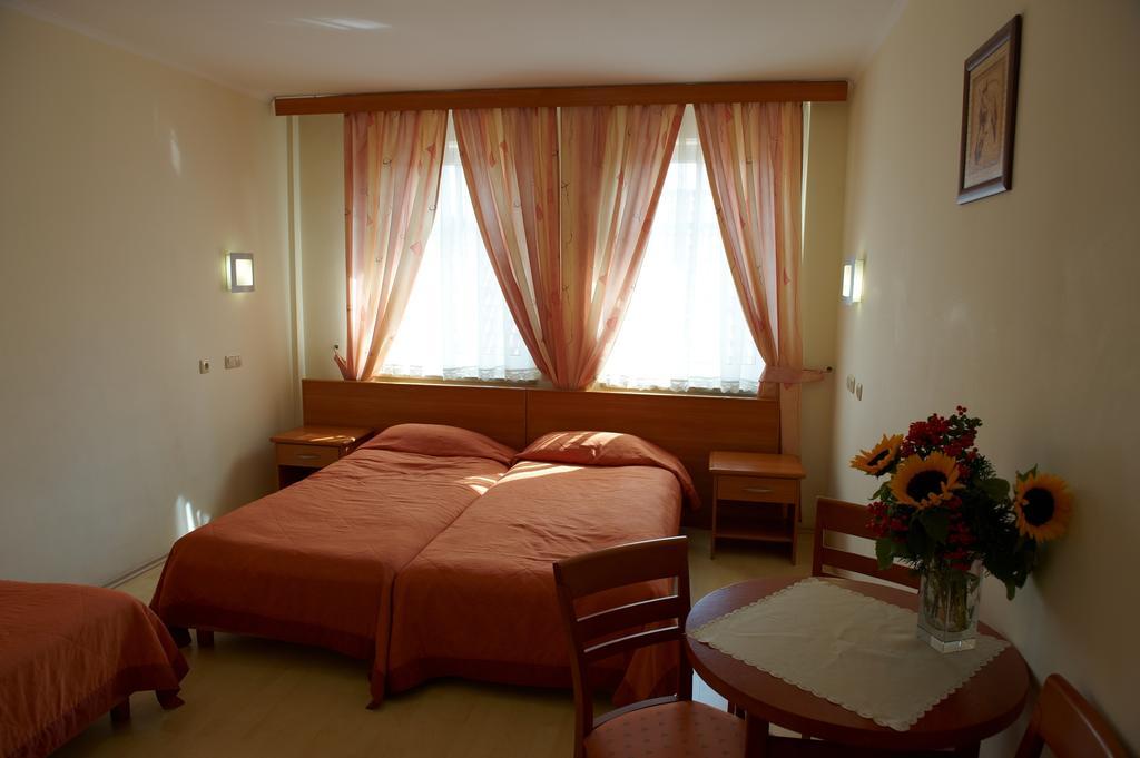 Hotel Sutoris Bochnia Δωμάτιο φωτογραφία